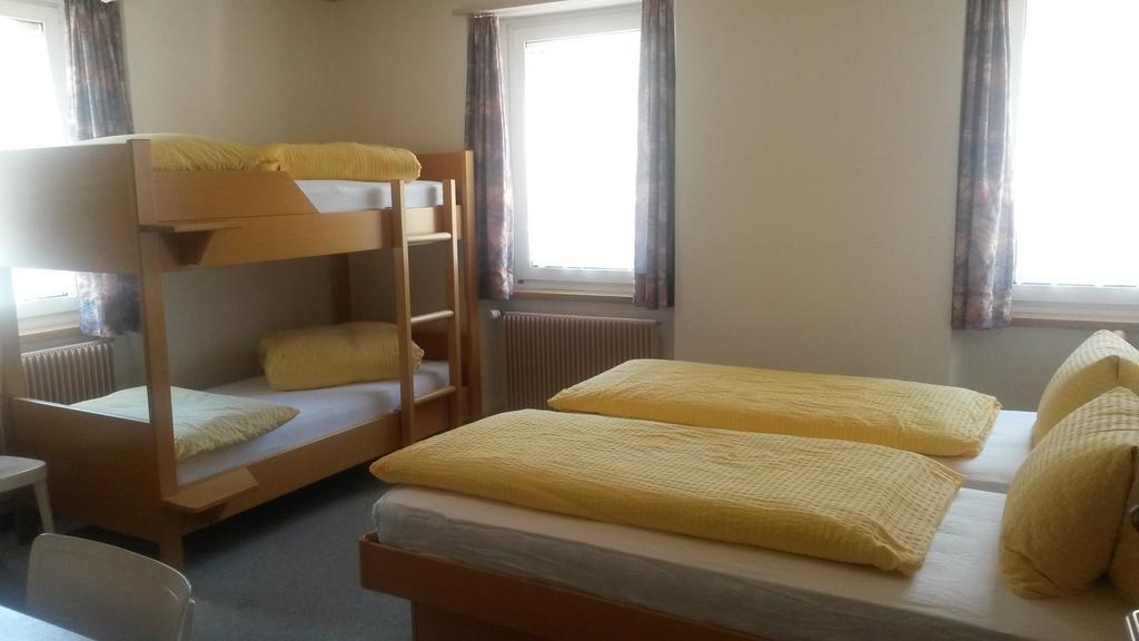 Tiefencastel Hotel Raetia מראה חיצוני תמונה