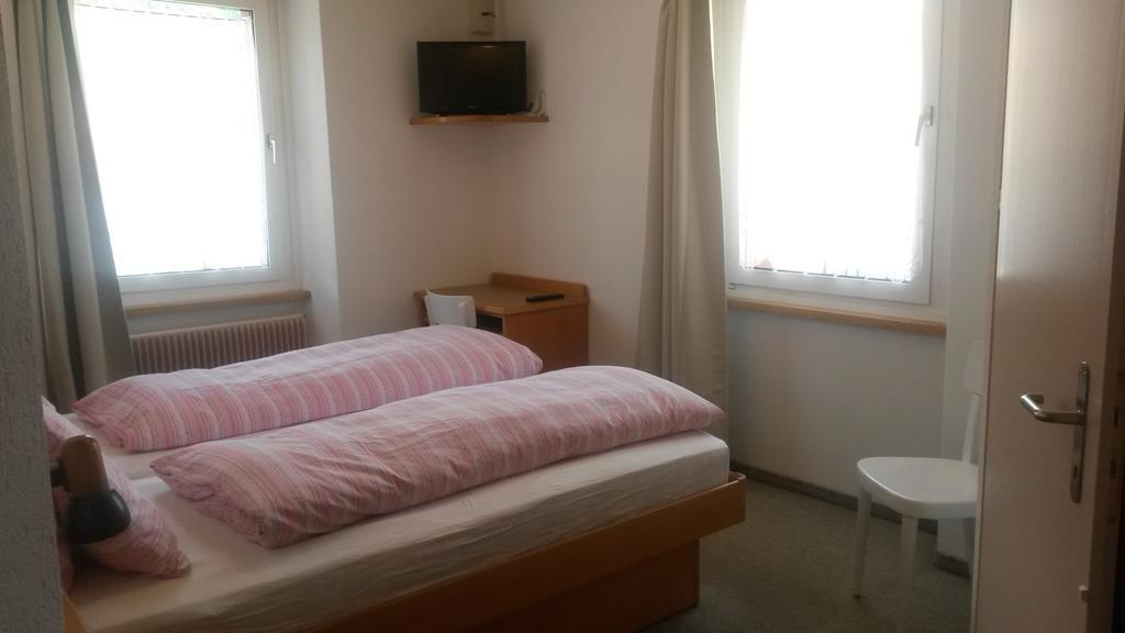 Tiefencastel Hotel Raetia מראה חיצוני תמונה